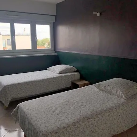 - Sur Seine Apartment